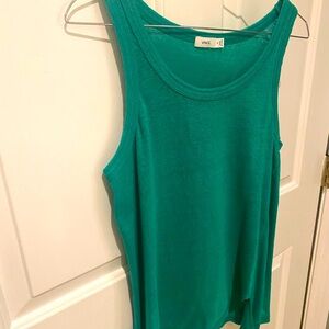Vince linen tank size M